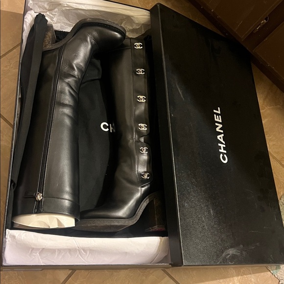 Chanel boots - Picture 4 of 8